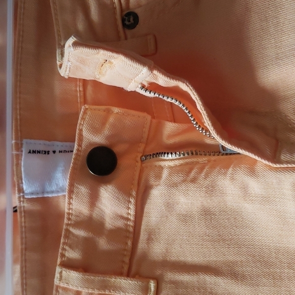 Rich & Skinny Jeans - Picture 5 of 9